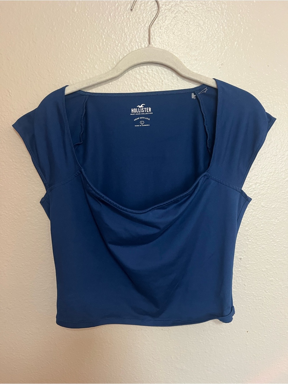Hollister Women's Deep Blue Scoop-Neck Crop Top